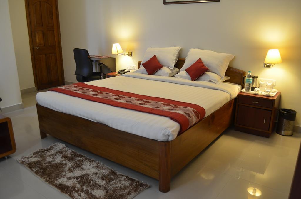 Hotel Rajdhani Regency Гувахати Номер фото