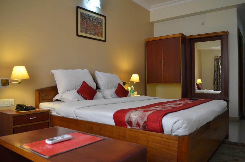 Hotel Rajdhani Regency Гувахати Номер фото
